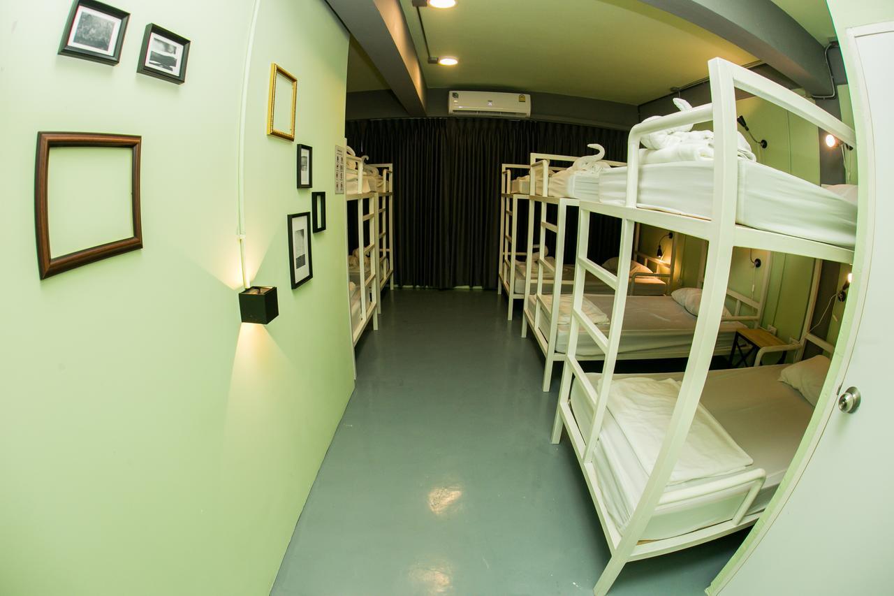 Samsen 8 Hostel Bangkok Exterior photo