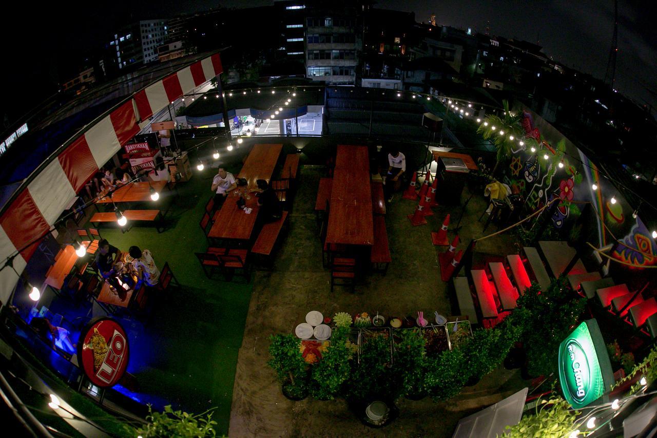 Samsen 8 Hostel Bangkok Exterior photo