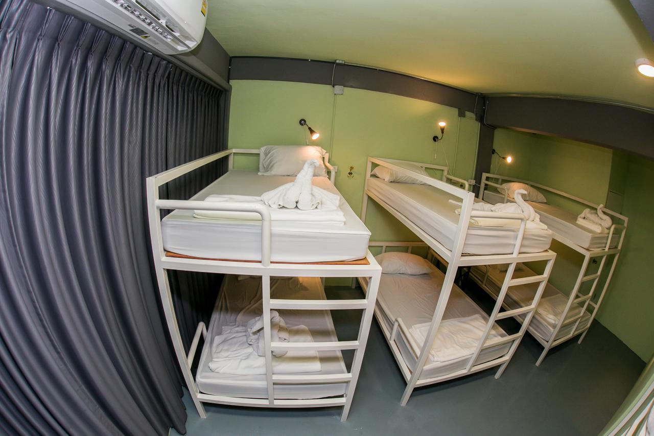 Samsen 8 Hostel Bangkok Exterior photo